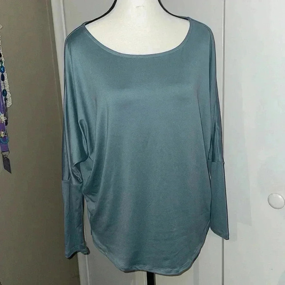 Bobeau Casual batwing long sleeve Top size small - Picture 1 of 3